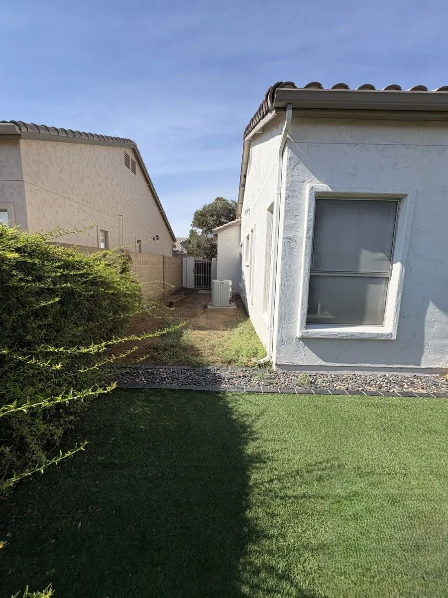 9071561