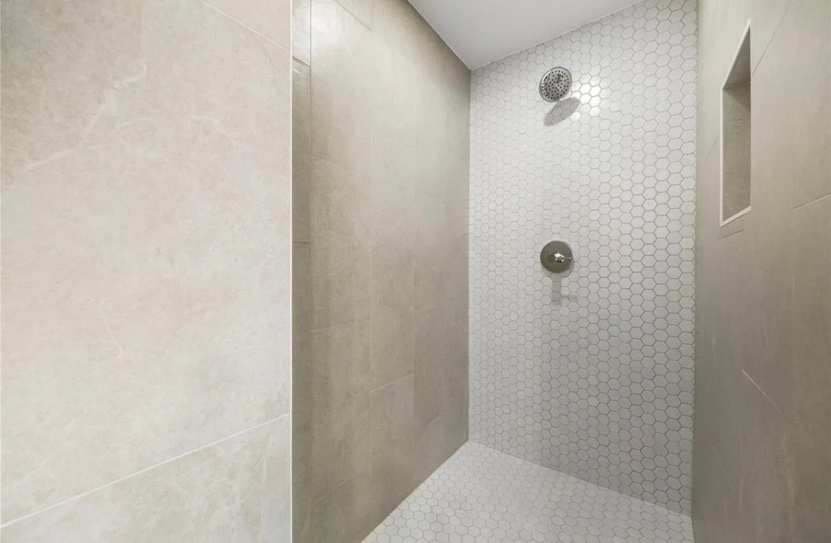 12611-s-coast-dr-houston-tx-77047-11