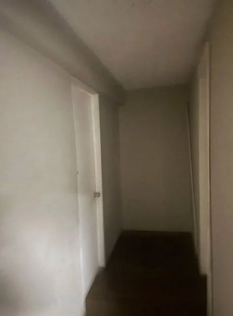 9085877