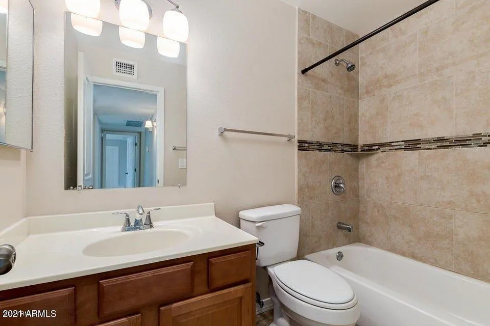 hallwaybath
