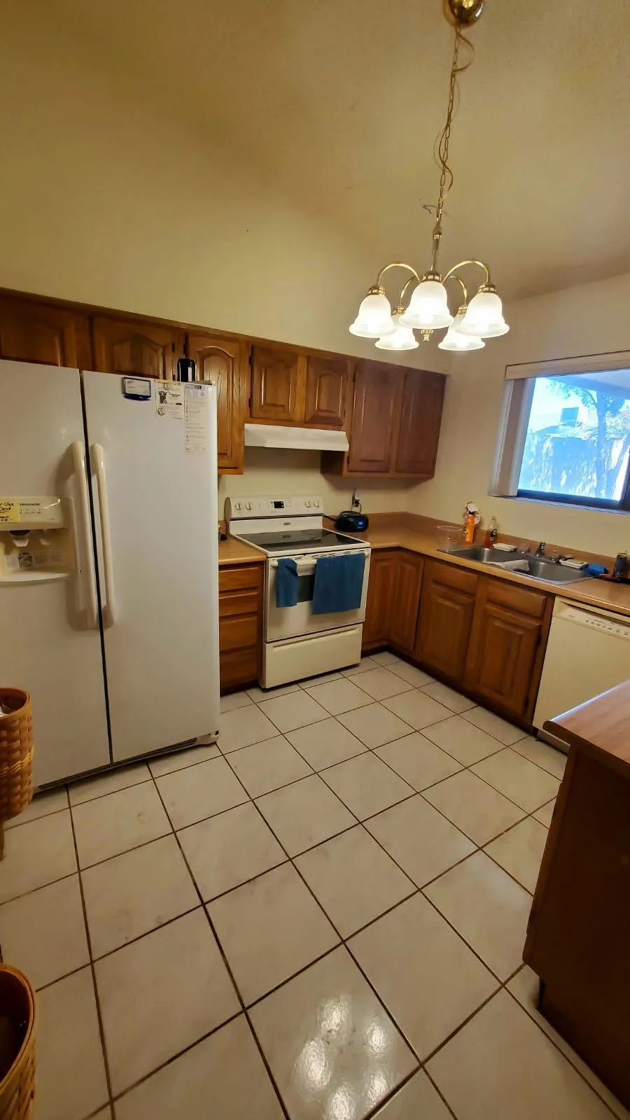 8  - 2320 E Dragon Ave