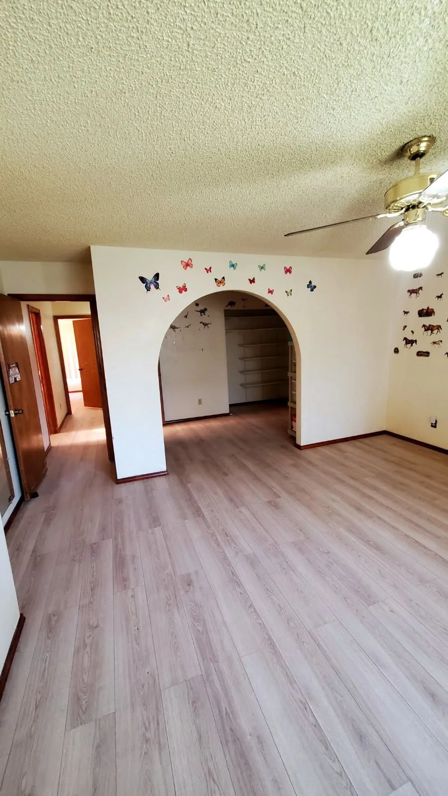 13 - 2320 E Dragon Ave