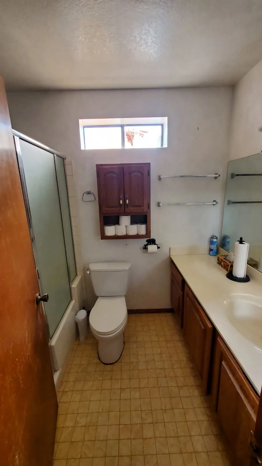 18 - 2320 E Dragon Ave