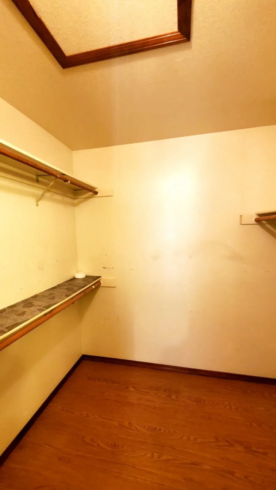 17 - 2320 E Dragon Ave