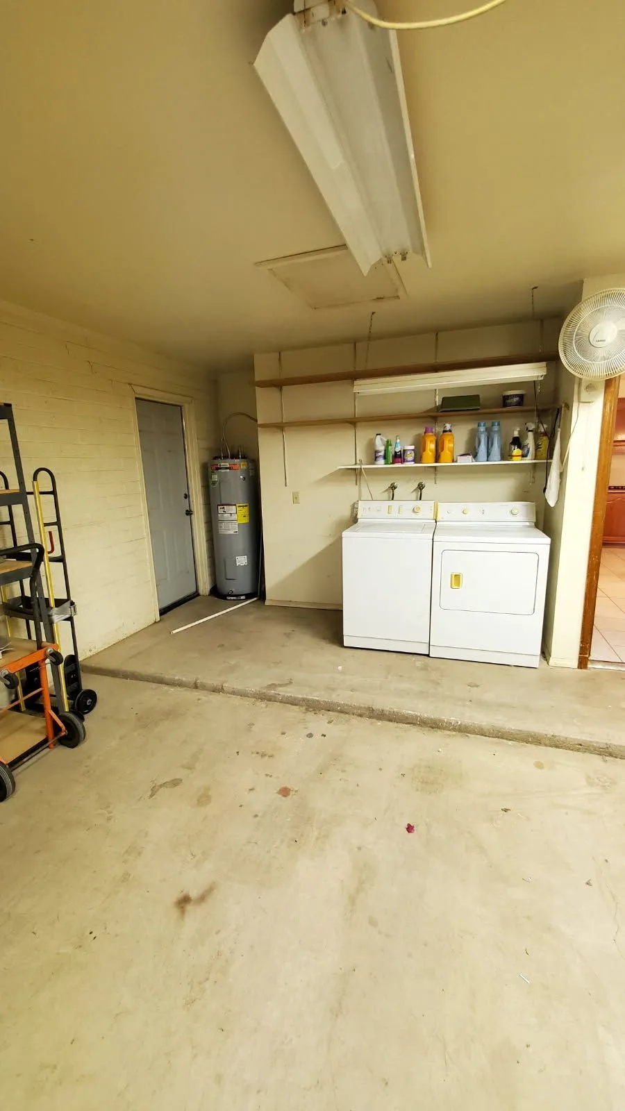23 - 2320 E Dragon Ave