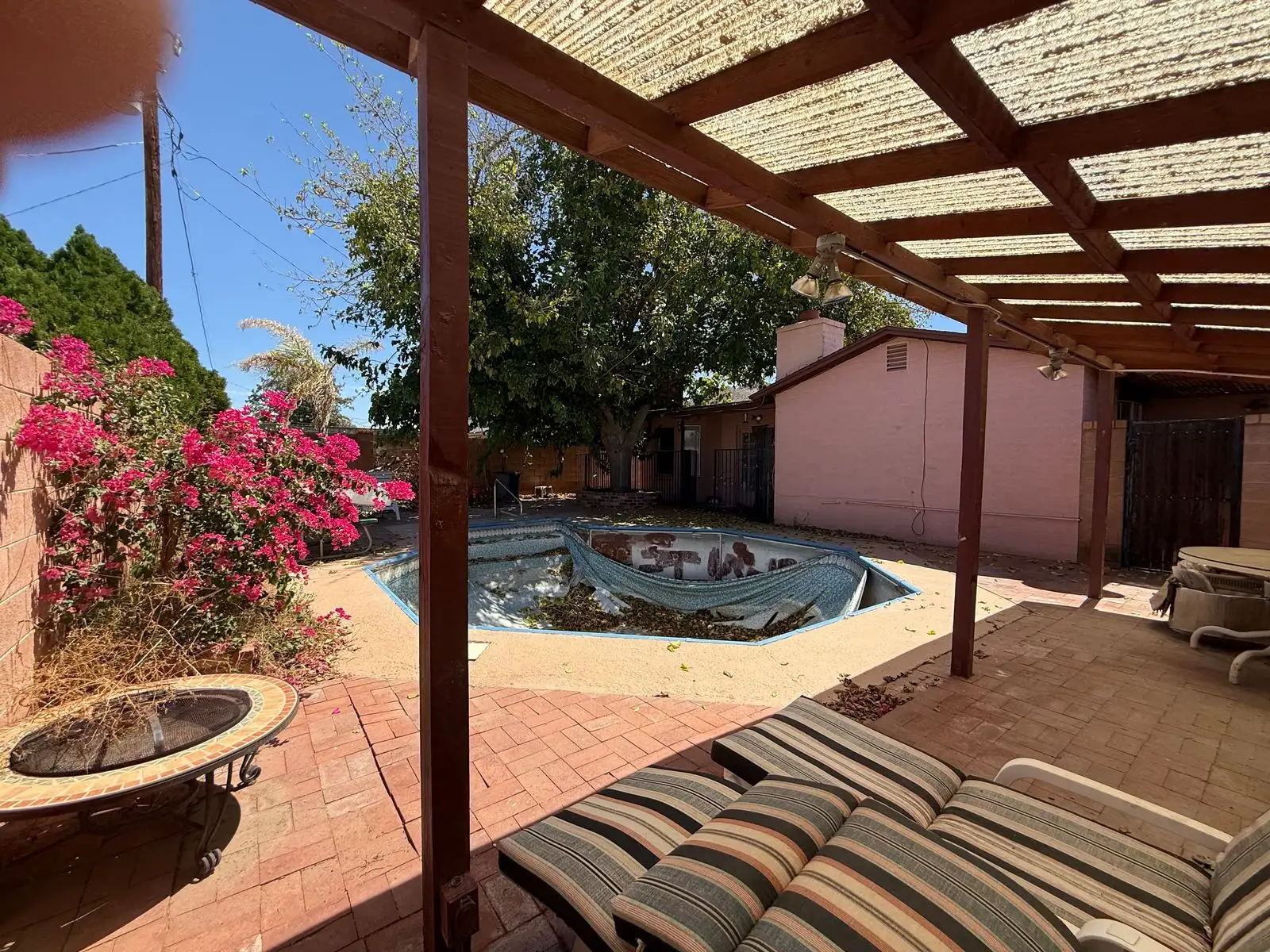 2232 E Everett Dr, phoenix Az 85022-6