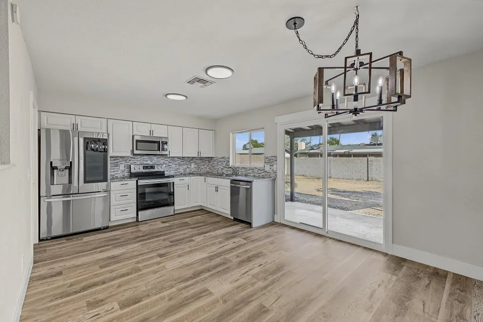 004 — 17605 N 9th Ave, Phoenix, AZ 85023