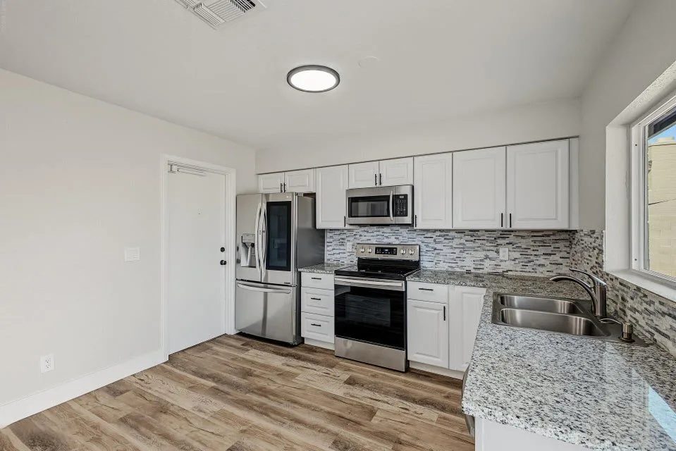 007 — 17605 N 9th Ave, Phoenix, AZ 85023