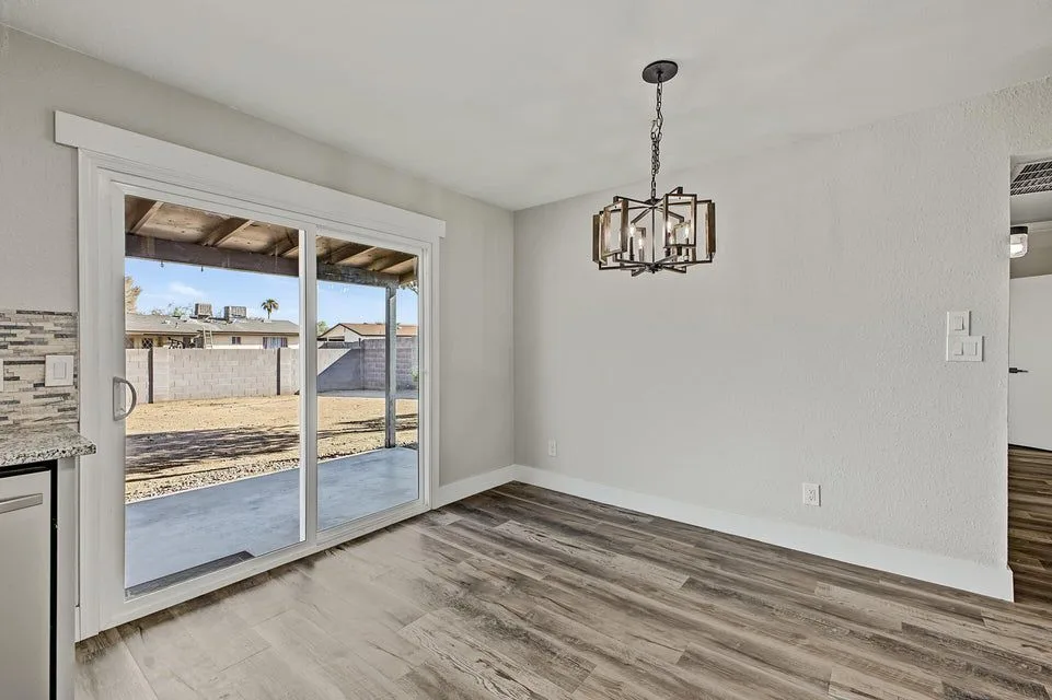008 — 17605 N 9th Ave, Phoenix, AZ 85023