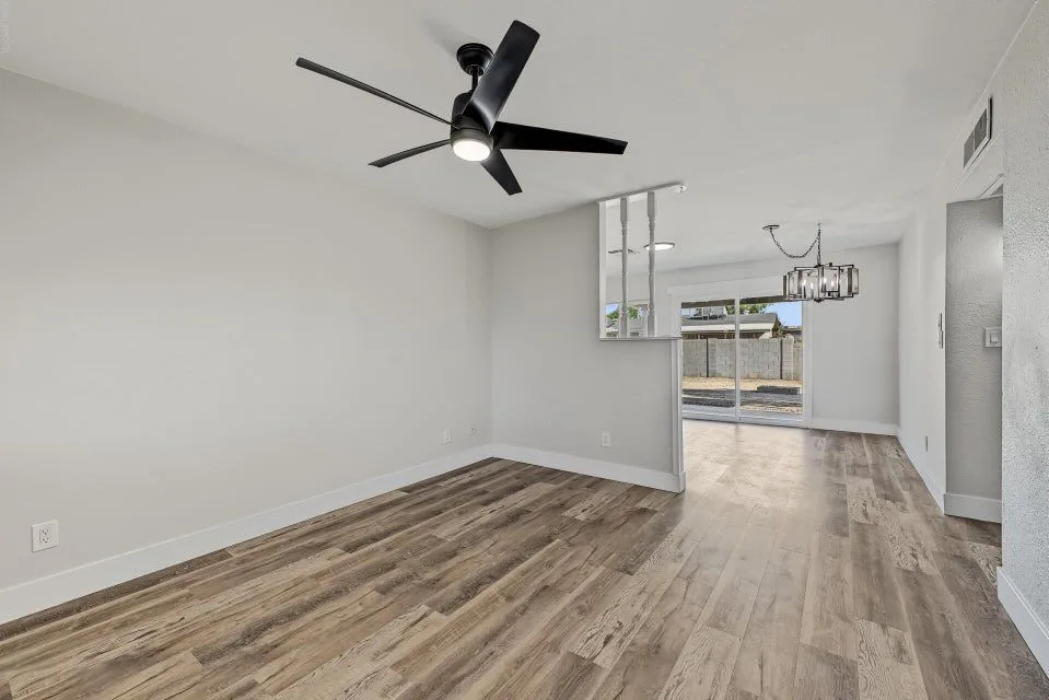 010 — 17605 N 9th Ave, Phoenix, AZ 85023