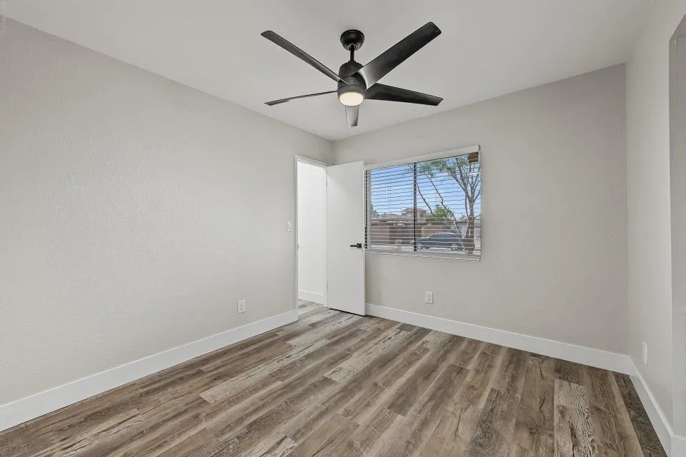 015 — 17605 N 9th Ave, Phoenix, AZ 85023