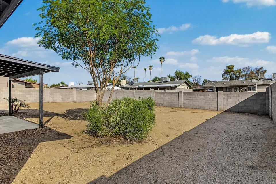 025 — 17605 N 9th Ave, Phoenix, AZ 85023