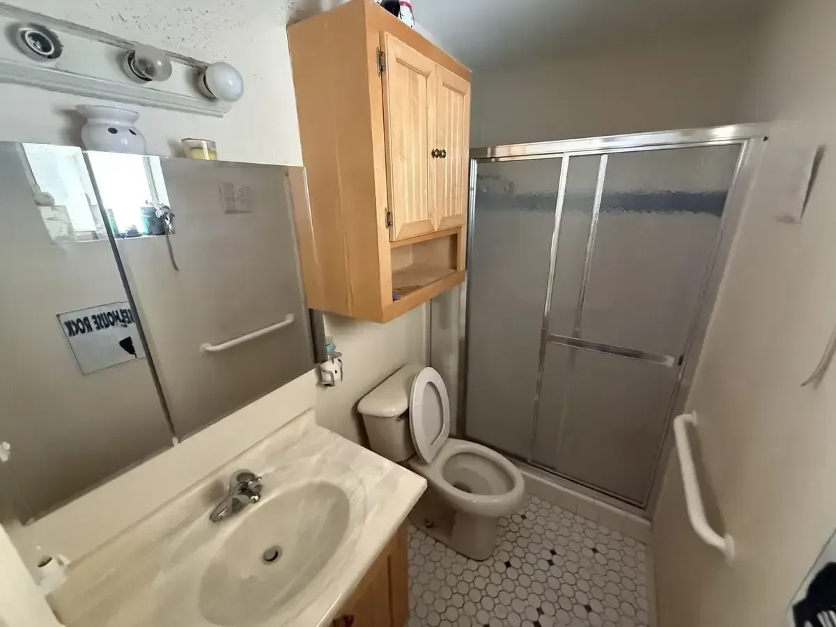 listings_Ucy5_-4jknUvD_TzHUi7o_images_RJ_hqeJIuSsf