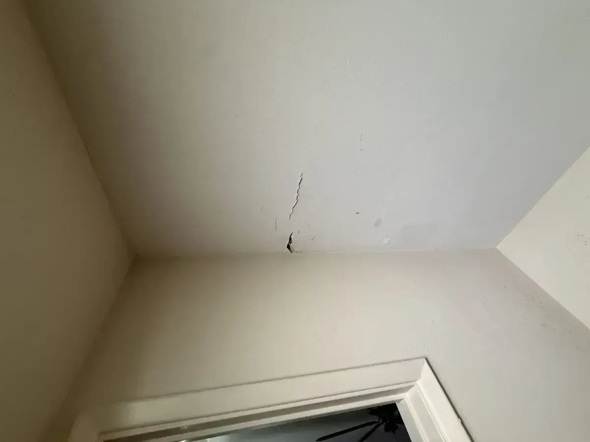 listings_Ucy5_-4jknUvD_TzHUi7o_images_IkuvPUtokvgS