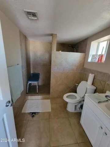 PRIMARY RESIDENCE BATHROOM