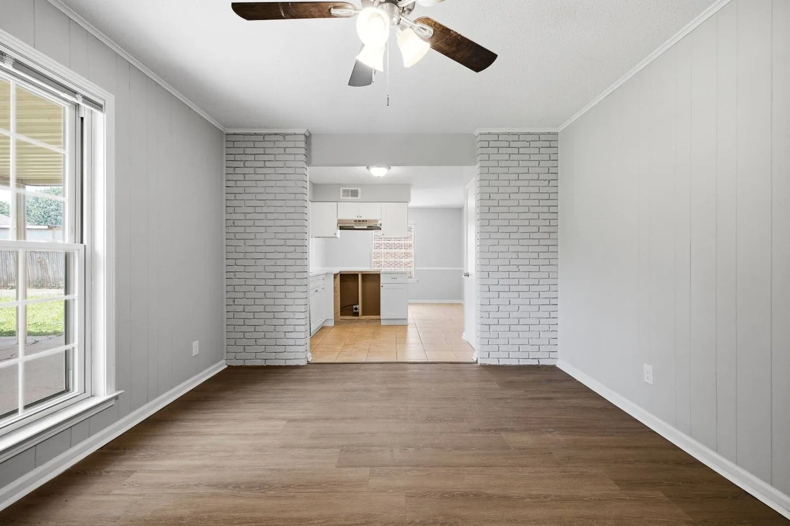 3235_Dorchester_St-10