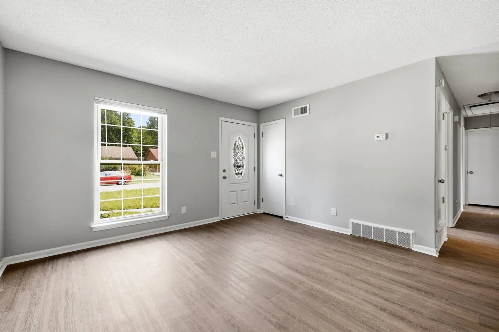 3235_Dorchester_St-6