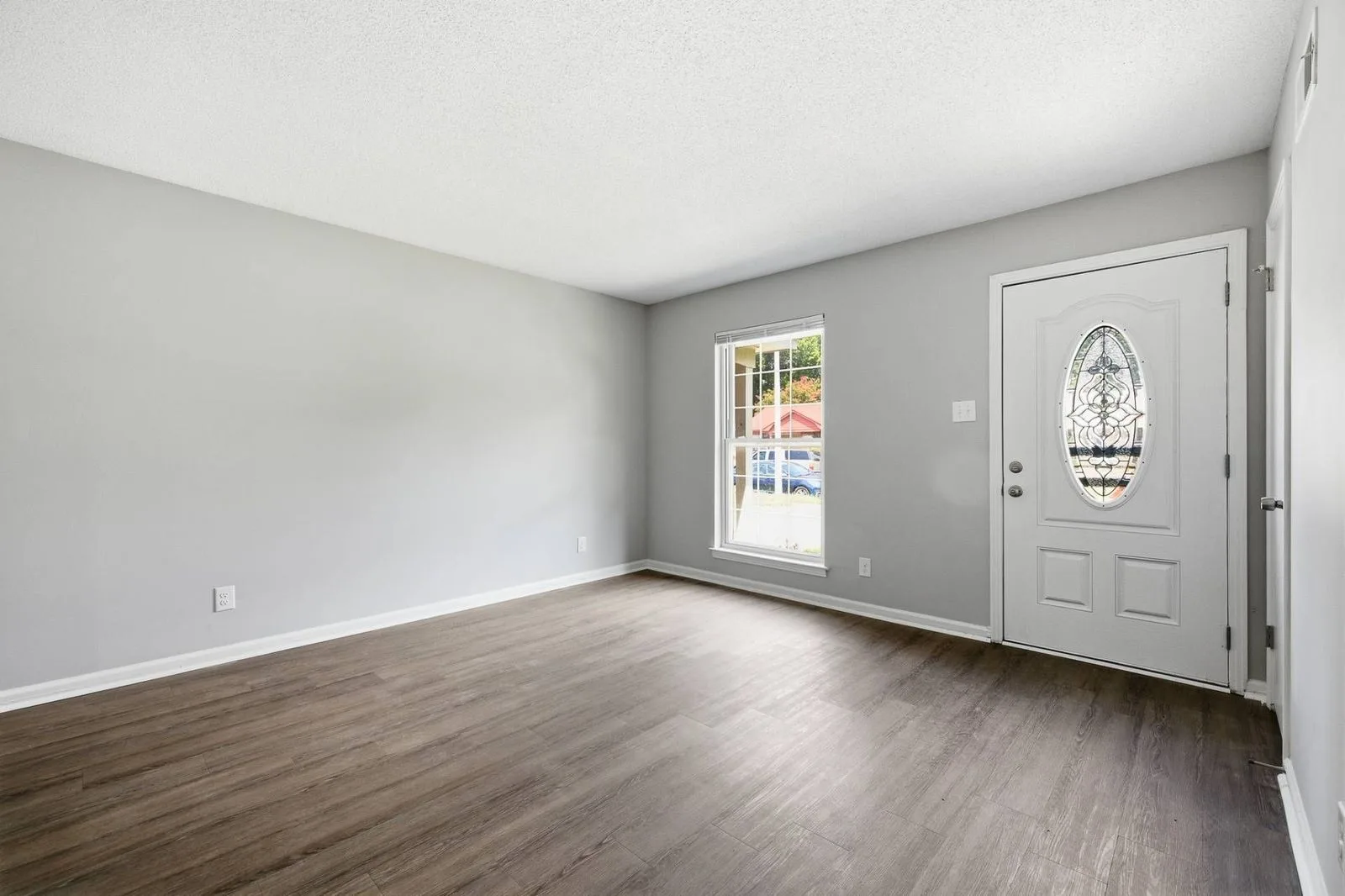 3235_Dorchester_St-7