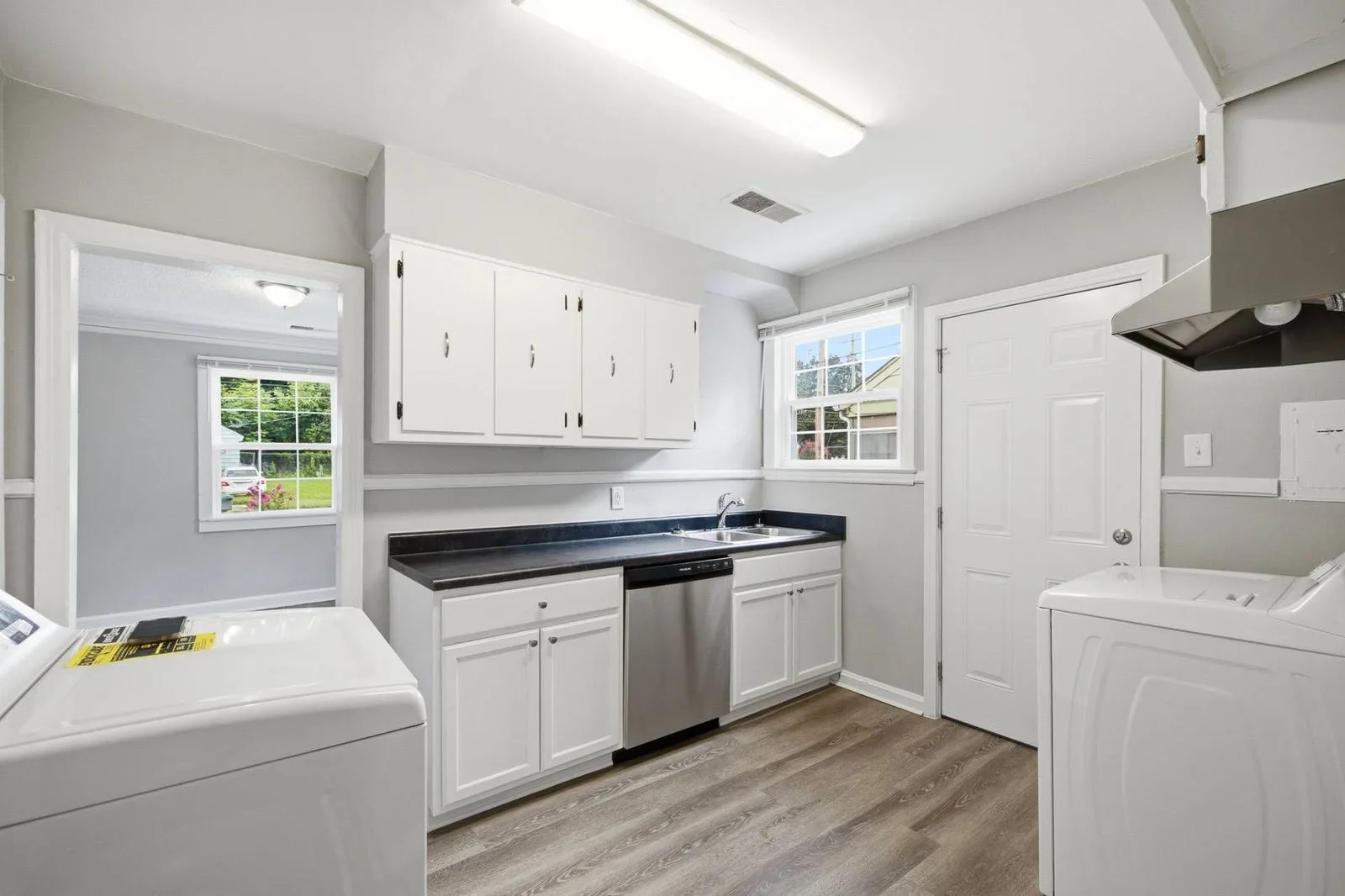 1698_Edward_Ave-12