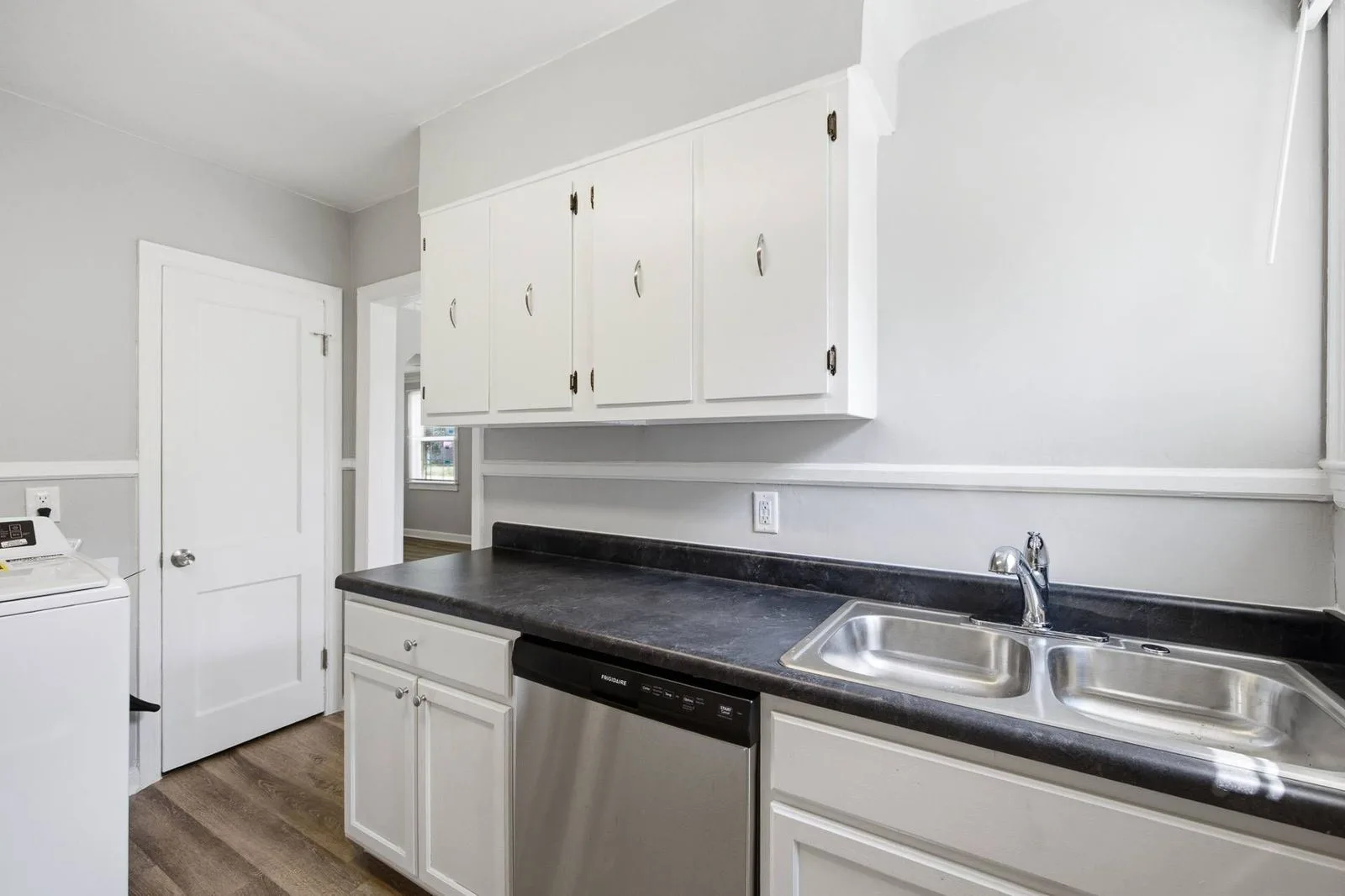 1698_Edward_Ave-14