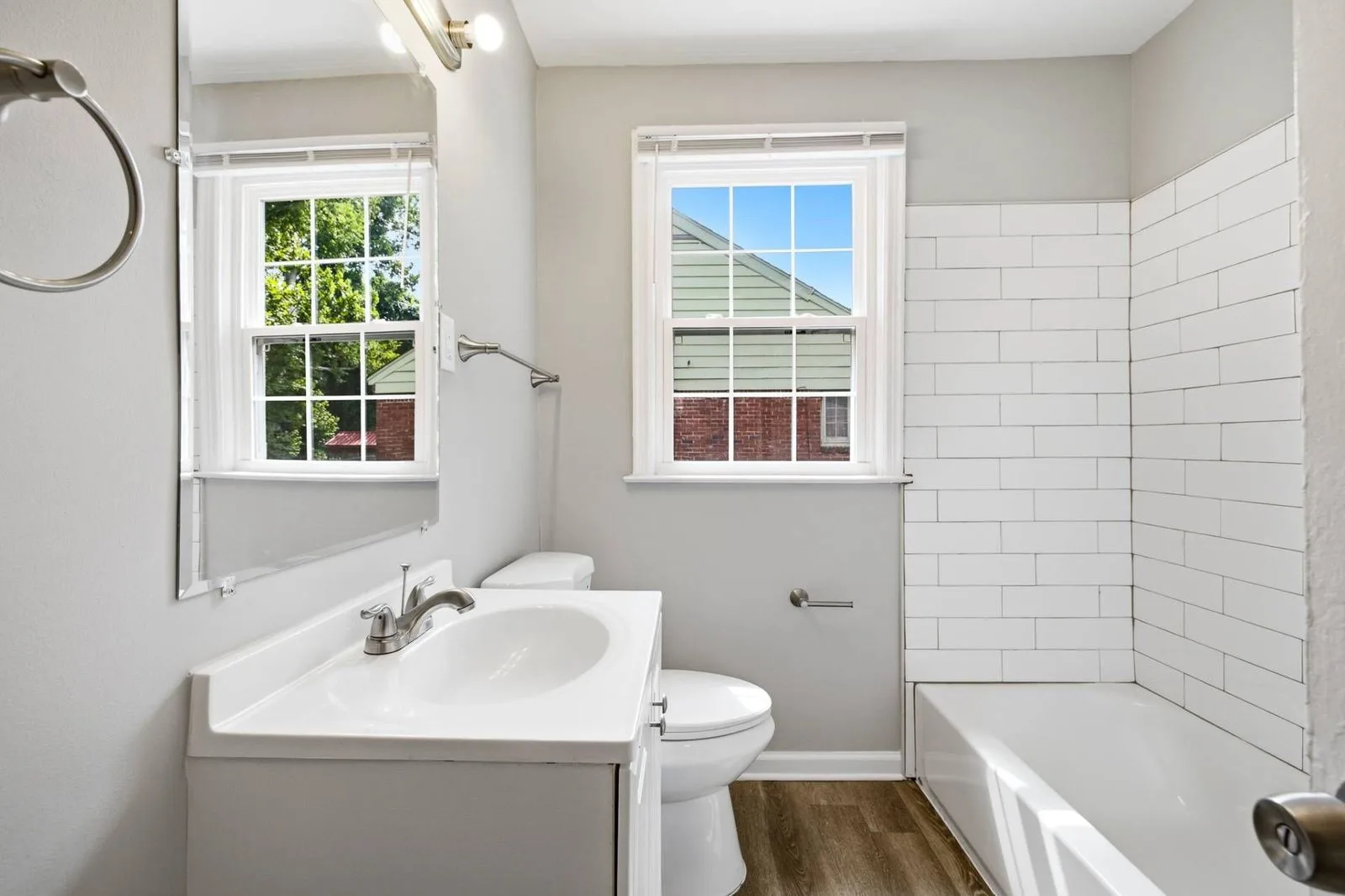 1698_Edward_Ave-21