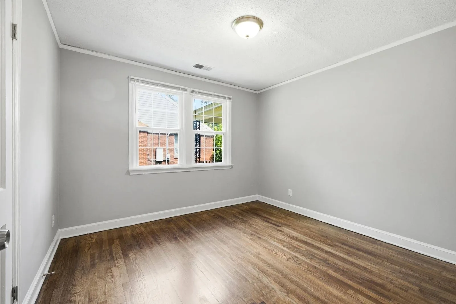 1698_Edward_Ave-20