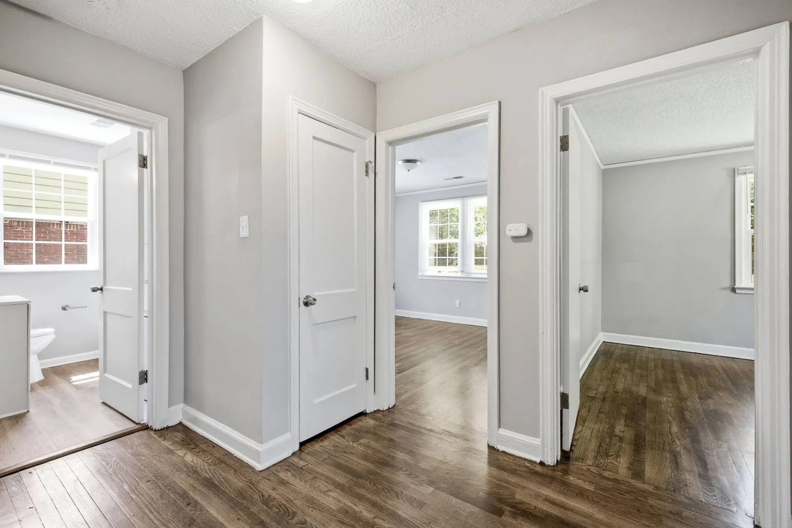 1698_Edward_Ave-19