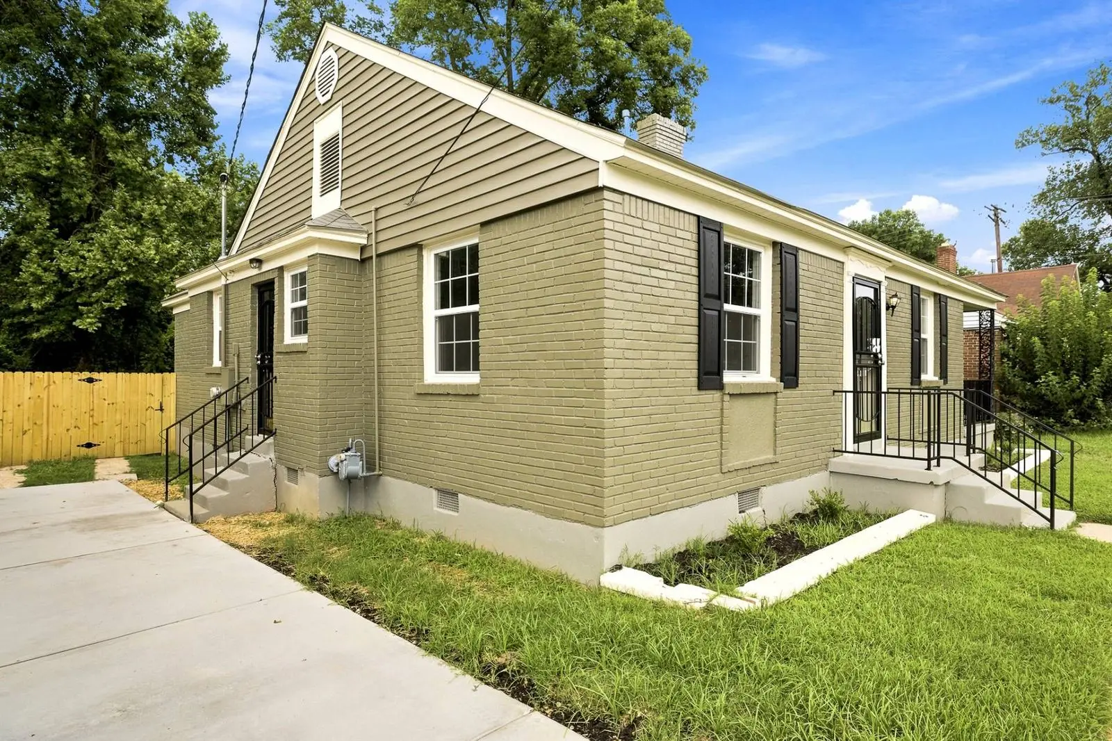 1698_Edward_Ave-4