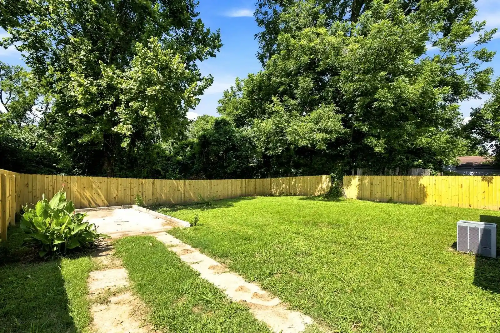 1698_Edward_Ave-22