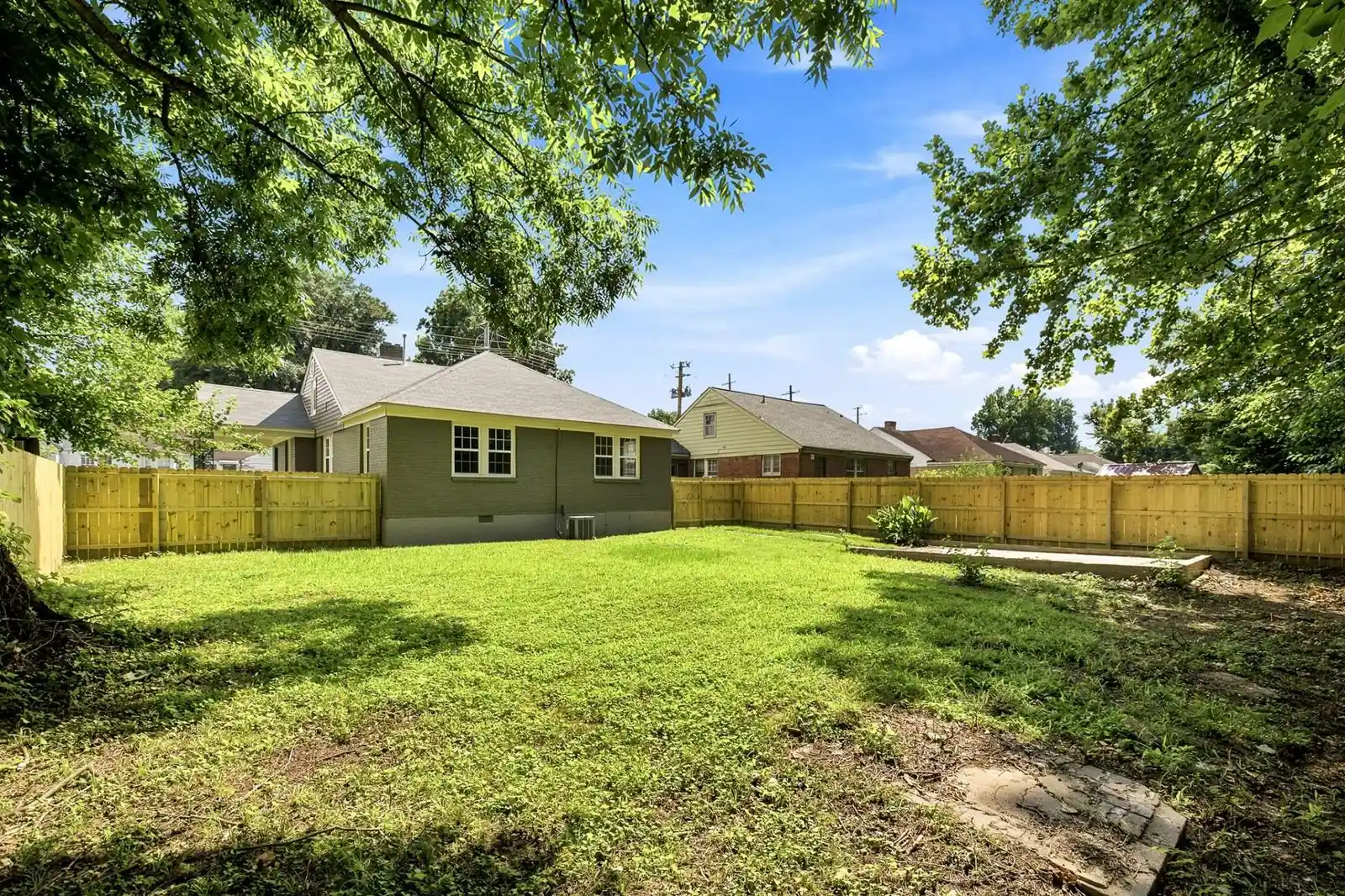 1698_Edward_Ave-24