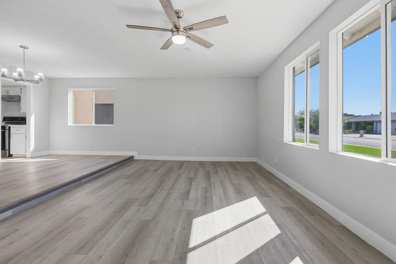 005 — 6420 W College Dr, Phoenix, AZ 85033