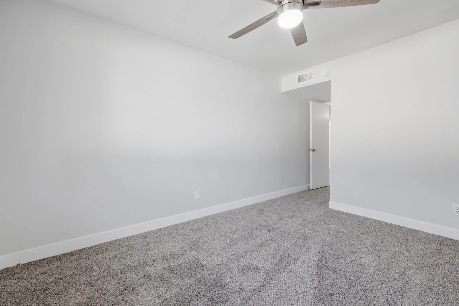 023 — 6420 W College Dr, Phoenix, AZ 85033
