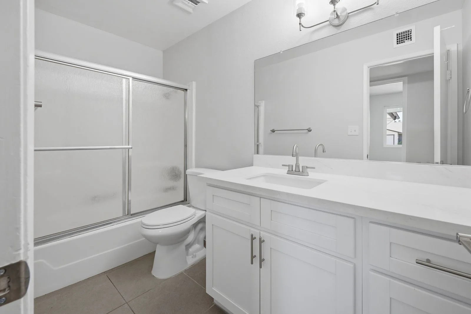 028 — 6420 W College Dr, Phoenix, AZ 85033