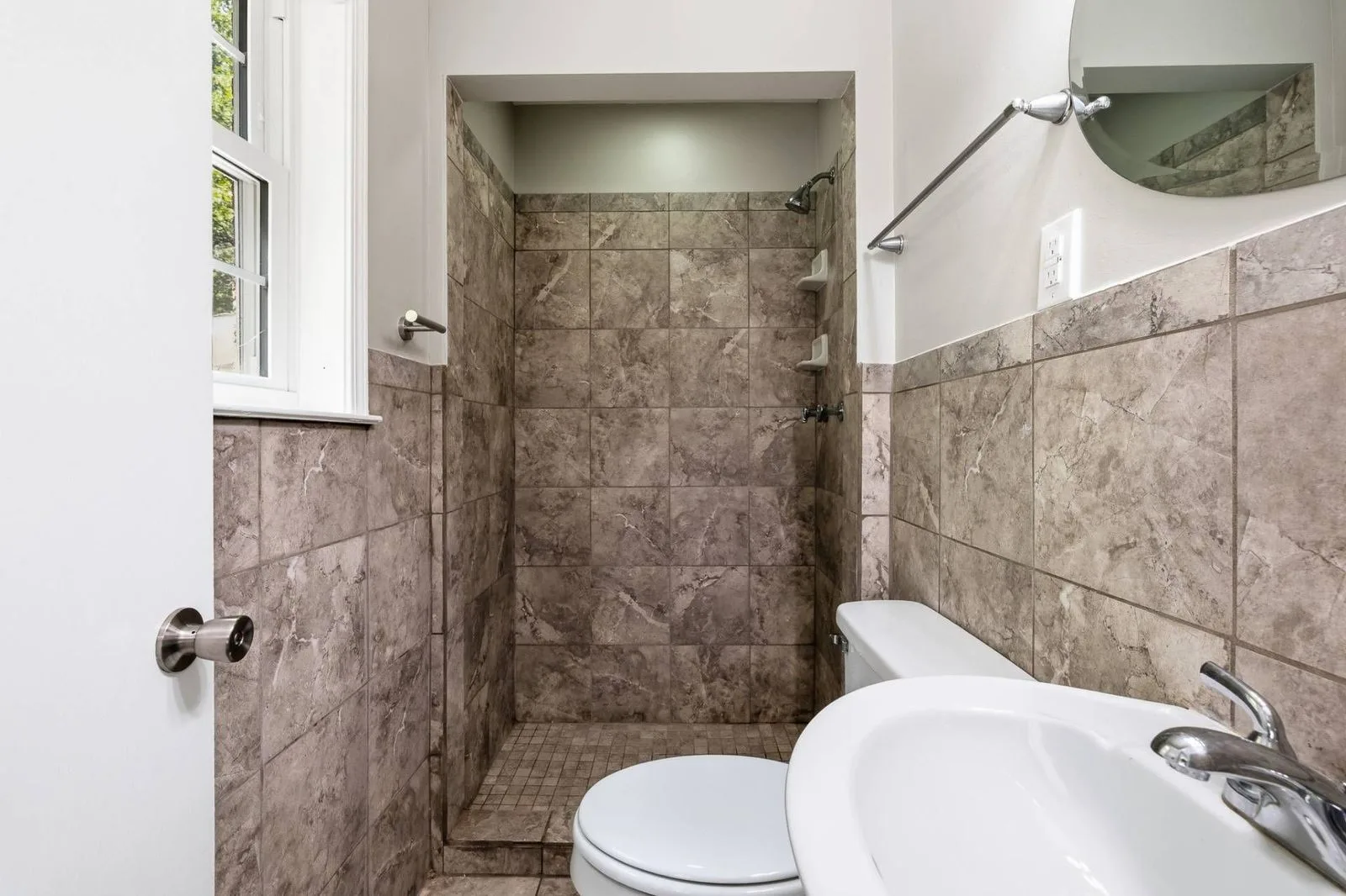 3723_Meritt_St-19