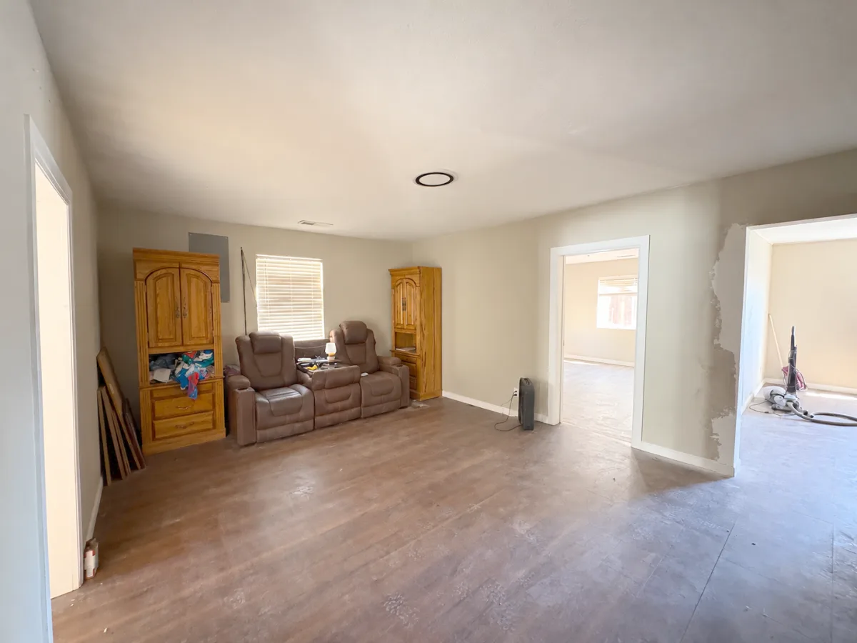 db6be237-c4c7-1a81-a98b-2fcaf7ad6347 — 543 Dallas St SE, Albuquerque, NM 87108