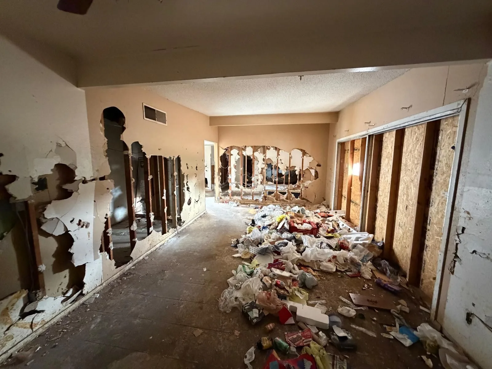 photo-01 — 5810 S 21st Dr, Phoenix, AZ 85041