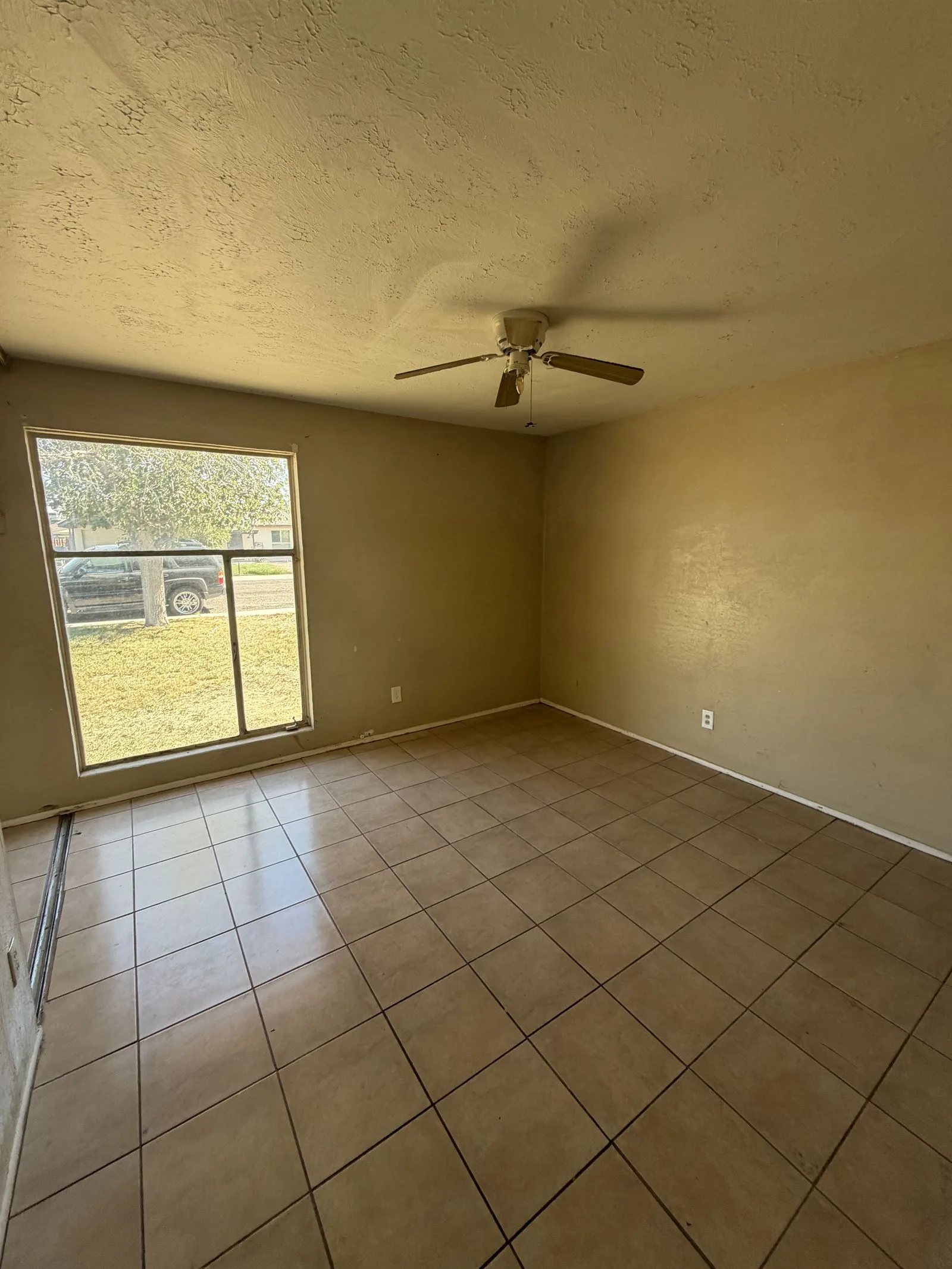 IMG_8098 — 3446 N 49th Ave, Phoenix, AZ 85031