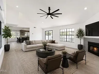 539835333e2e724e5daf06b1d7a045f9-cc_ft_384 — 5601 E Paradise Ln, Scottsdale, AZ 85254