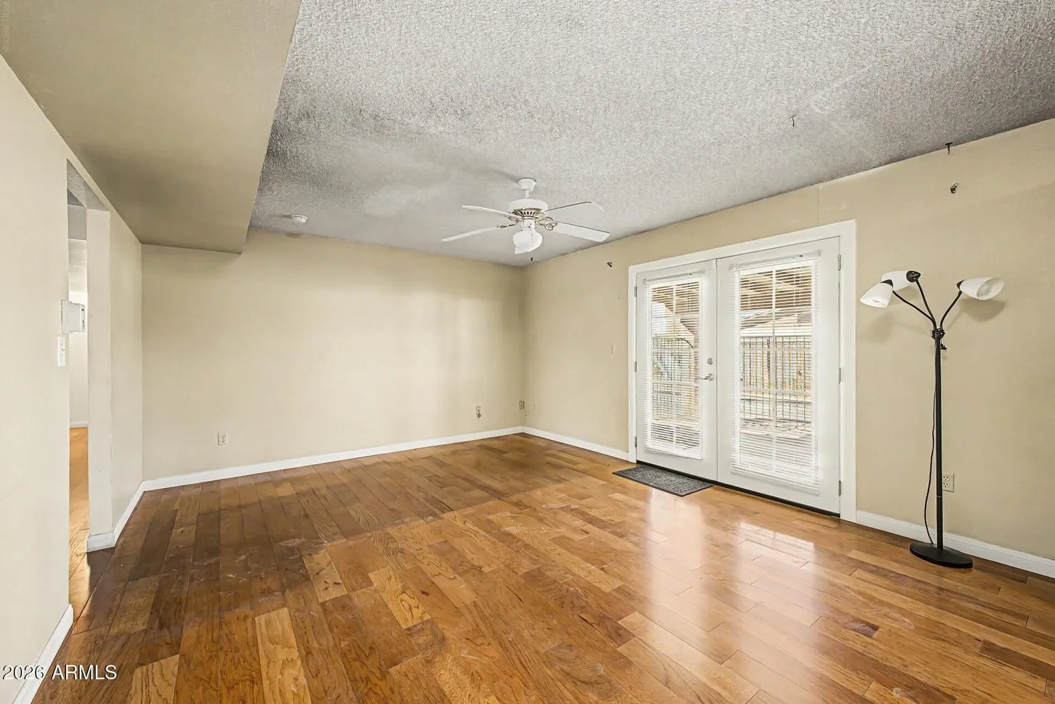 20261015160638643903000000-o — 3402 E Paradise Dr, Phoenix, AZ 85028