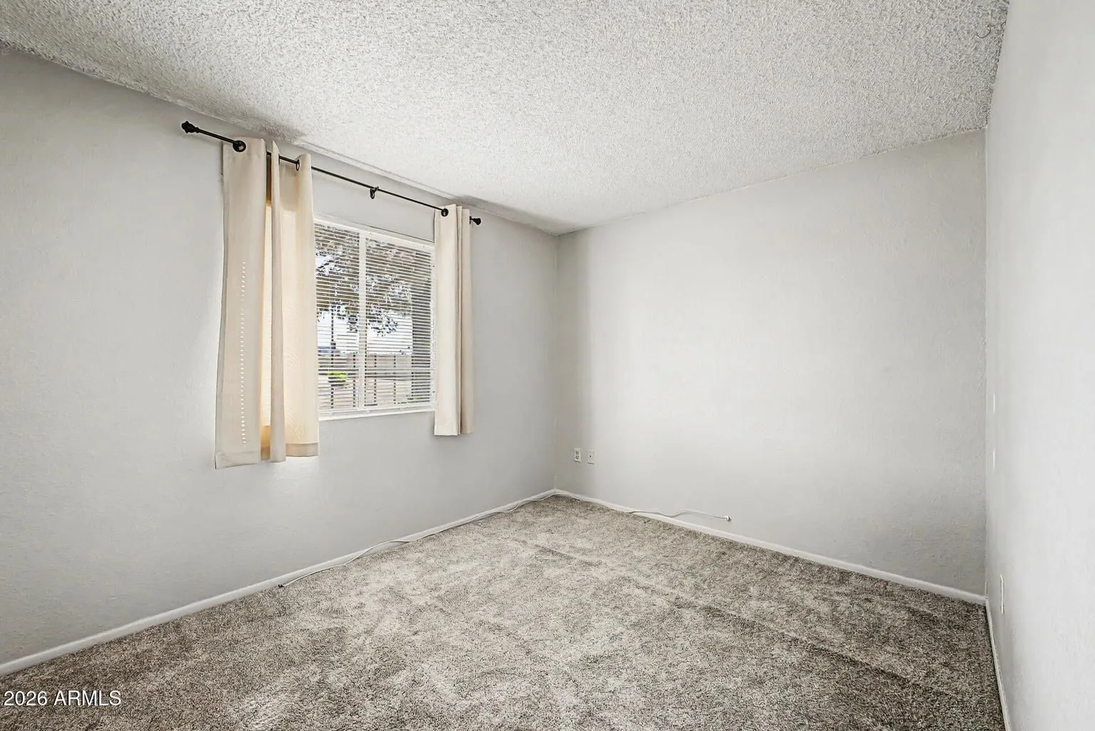 20261015160833387759000000-o — 3402 E Paradise Dr, Phoenix, AZ 85028