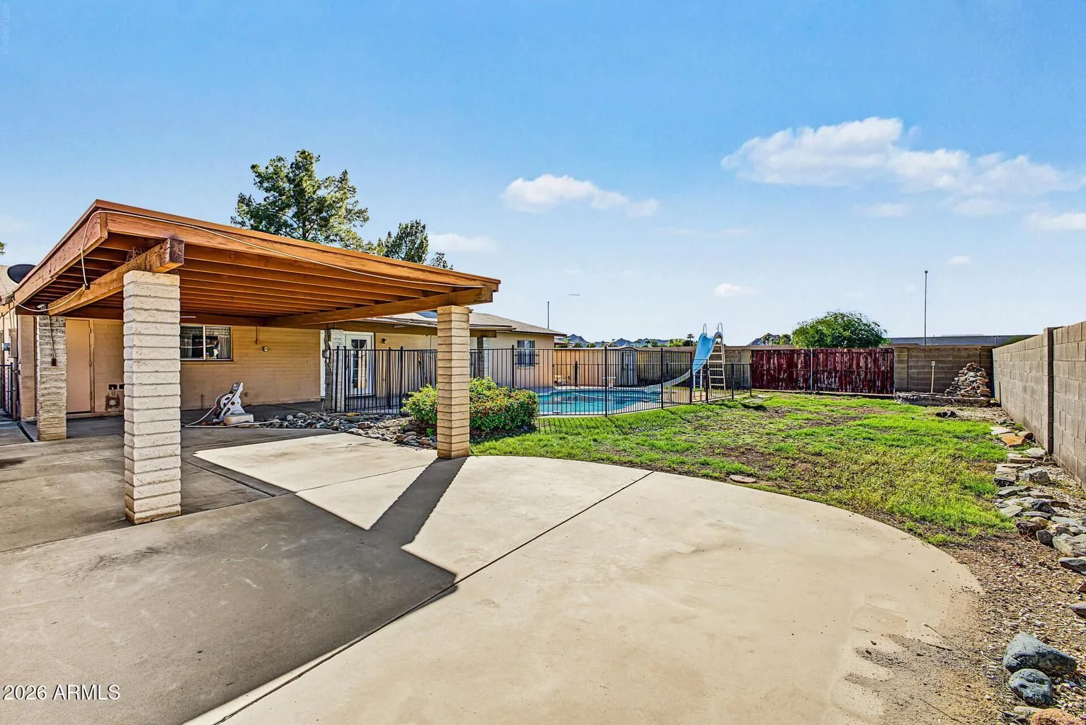 20261015160850306266000000-o — 3402 E Paradise Dr, Phoenix, AZ 85028