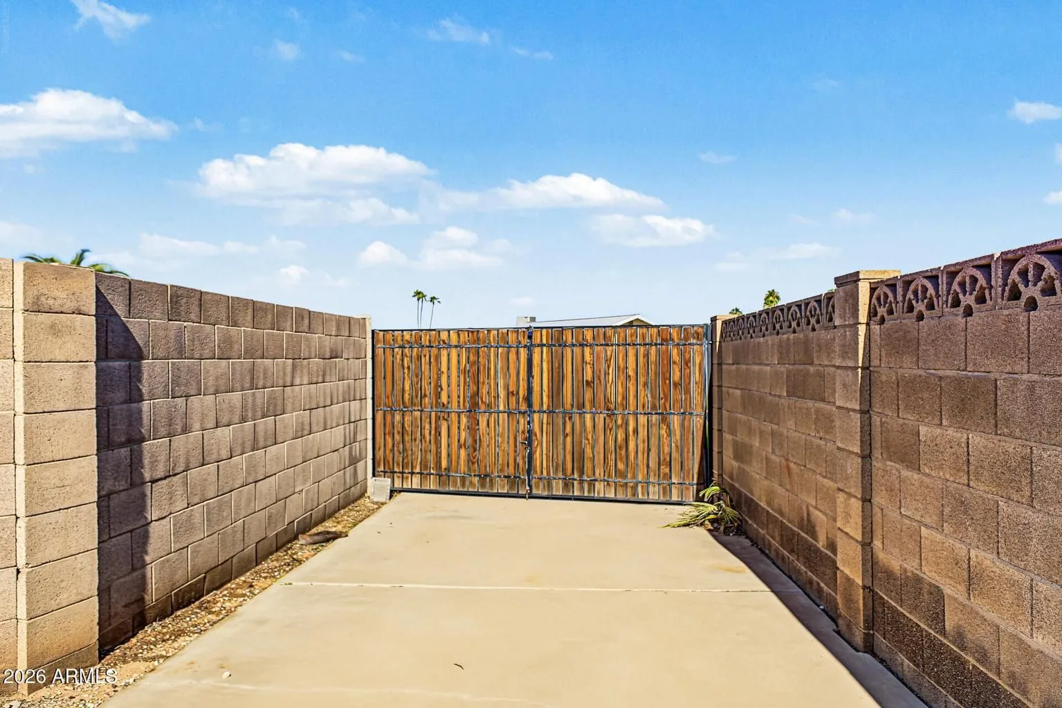 20261015161205042815000000-o — 3402 E Paradise Dr, Phoenix, AZ 85028