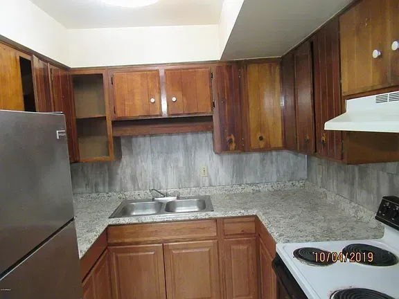 a3eb46e01b27e9c4648f6ed45b7e2f3d-cc_ft_576 — 2408 W Campbell Ave, Apt 320, Phoenix, AZ 85015