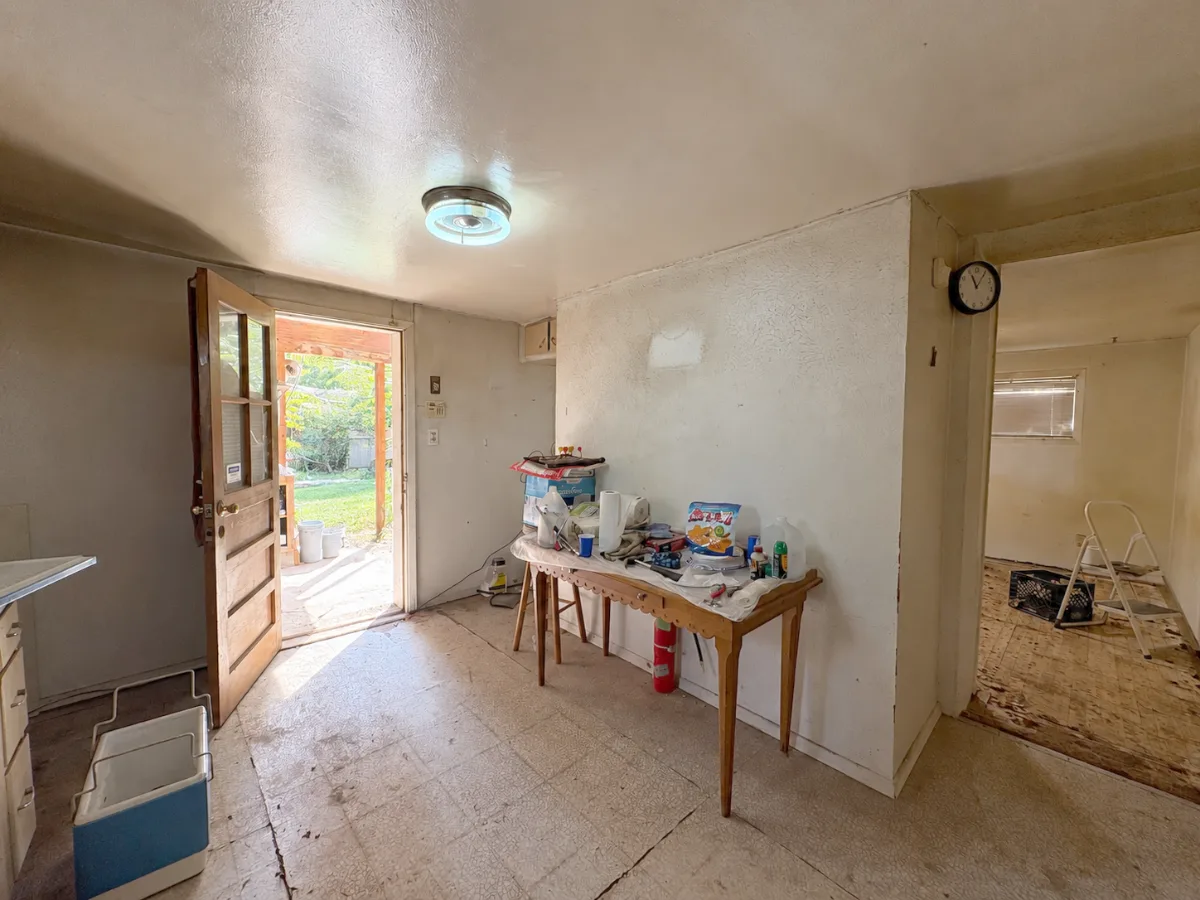 6e264913-4301-de9c-dfd7-8a443a7b77ed — 244 Atrisco Dr SW, A, Albuquerque, NM 87105