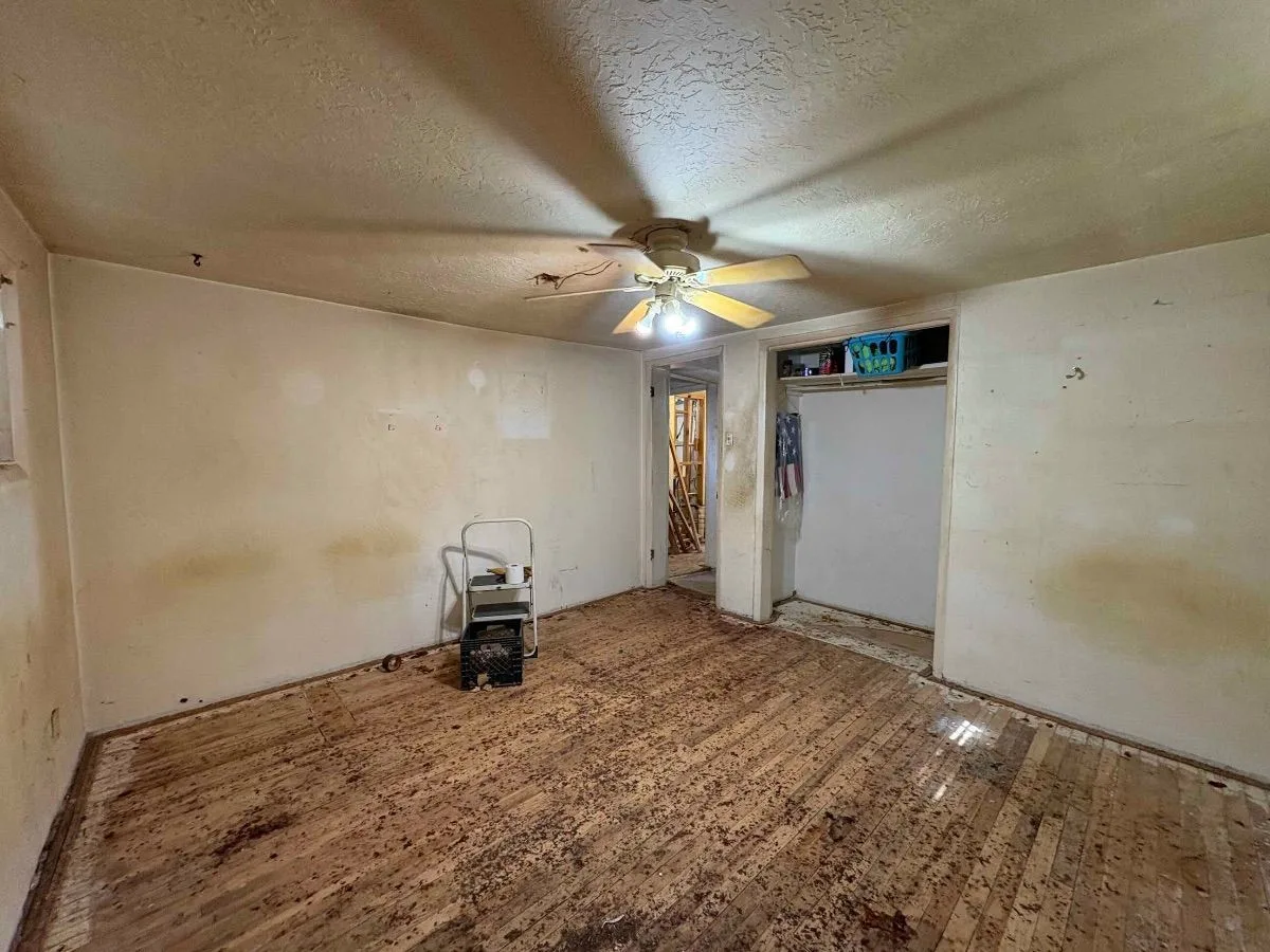 c7d77064-e30e-d4f7-b954-f492d24e8a30 — 244 Atrisco Dr SW, A, Albuquerque, NM 87105