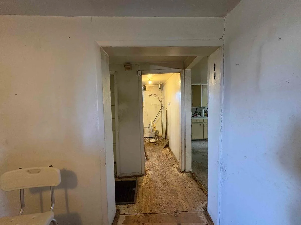 2dbced44-be6f-cc05-00ef-9d0f75c5d8e2 — 244 Atrisco Dr SW, A, Albuquerque, NM 87105