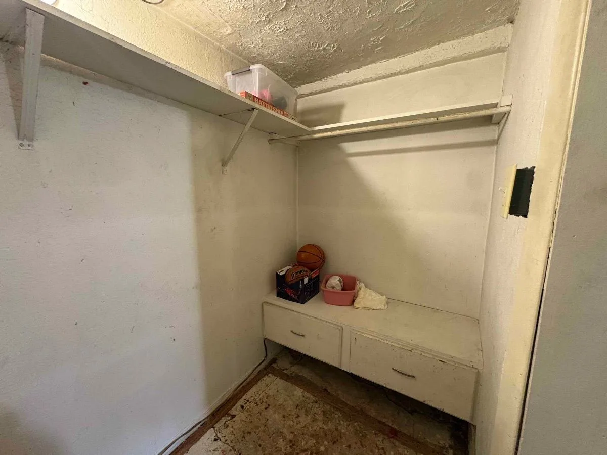 cc4b832a-168c-1f34-894b-c76a2348e44d — 244 Atrisco Dr SW, A, Albuquerque, NM 87105