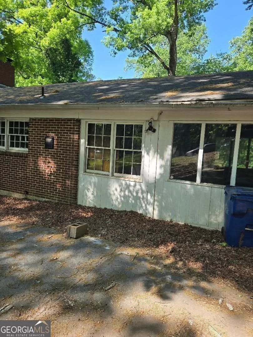 photo-01 — 1045 Peyton Rd SW, Atlanta, GA 30311
