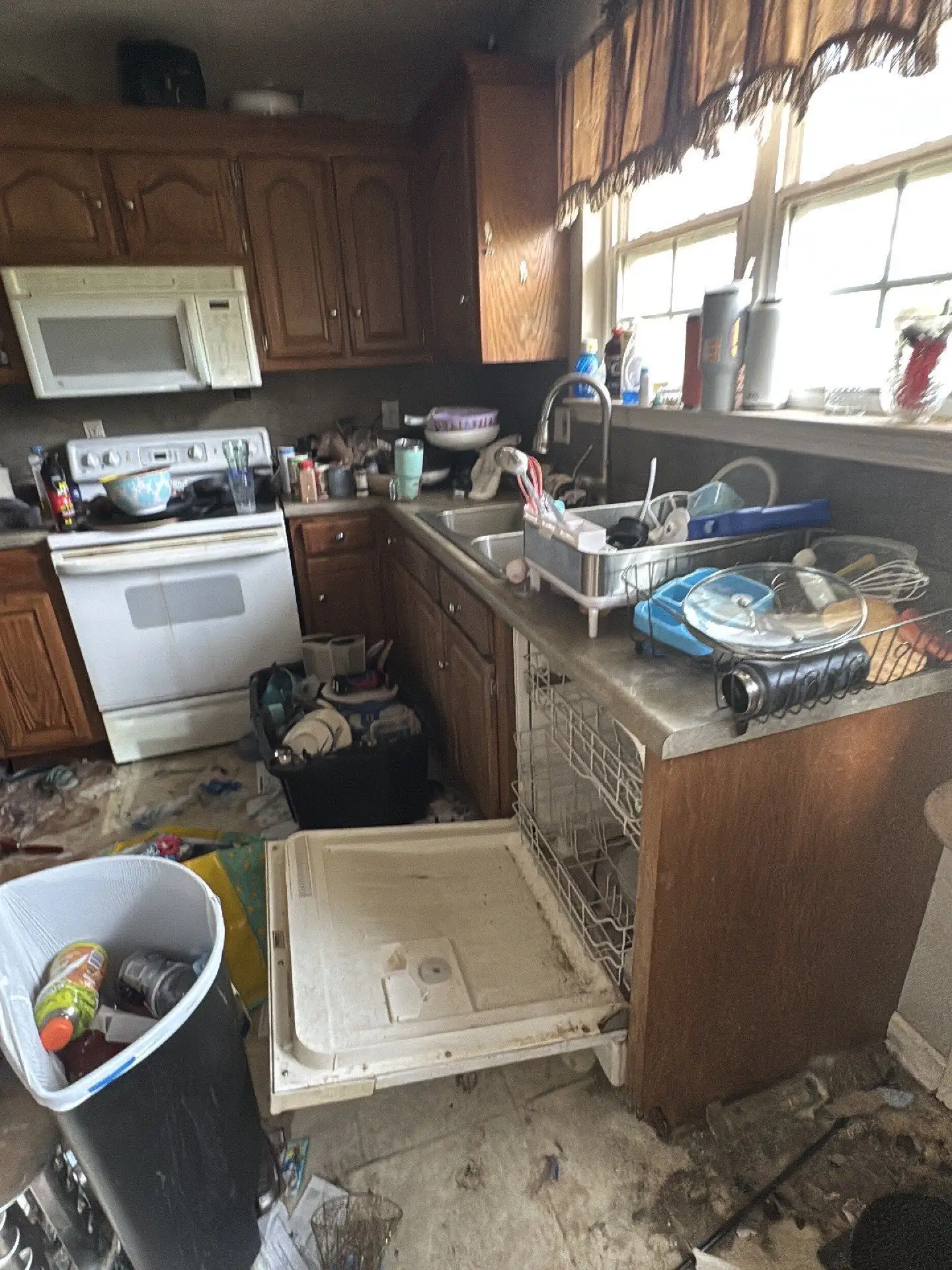 12 Kitchen sink wall — 15247 Cainsville Rd, Milton, TN 37118