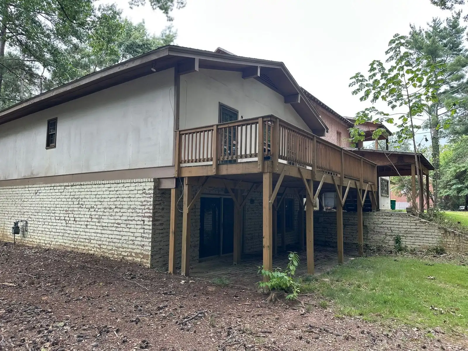 005 — 7975 Innsbruck Dr, Sandy Springs, GA 30350